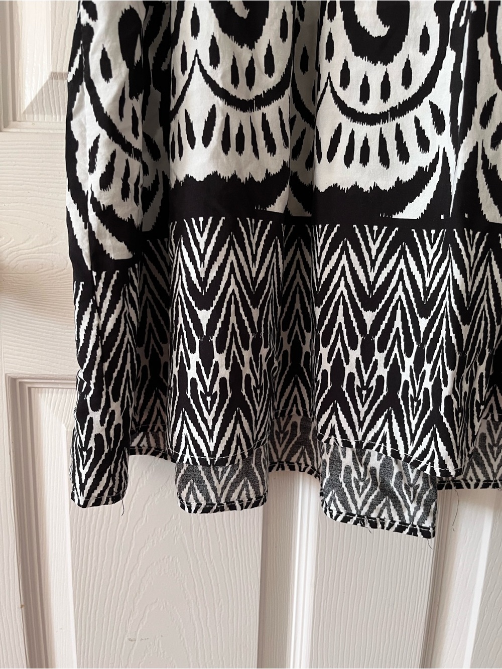 UMGEE Black & White Patterned Women’s Dress, Midi/Maxi length, EUC, Size Medium - Picture 9 of 10